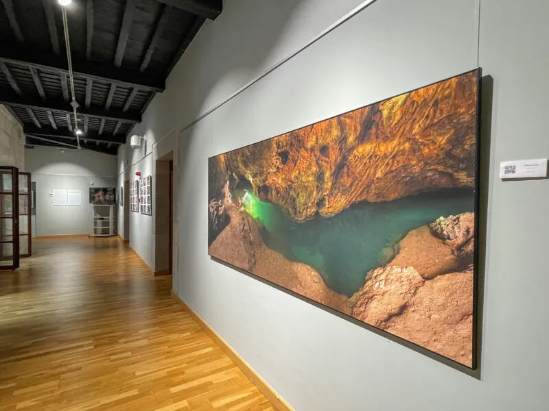 Noticias de Cantabria | El Cántabro | ‘Sonámbulos’ descubre en Comillas la belleza de las cuevas