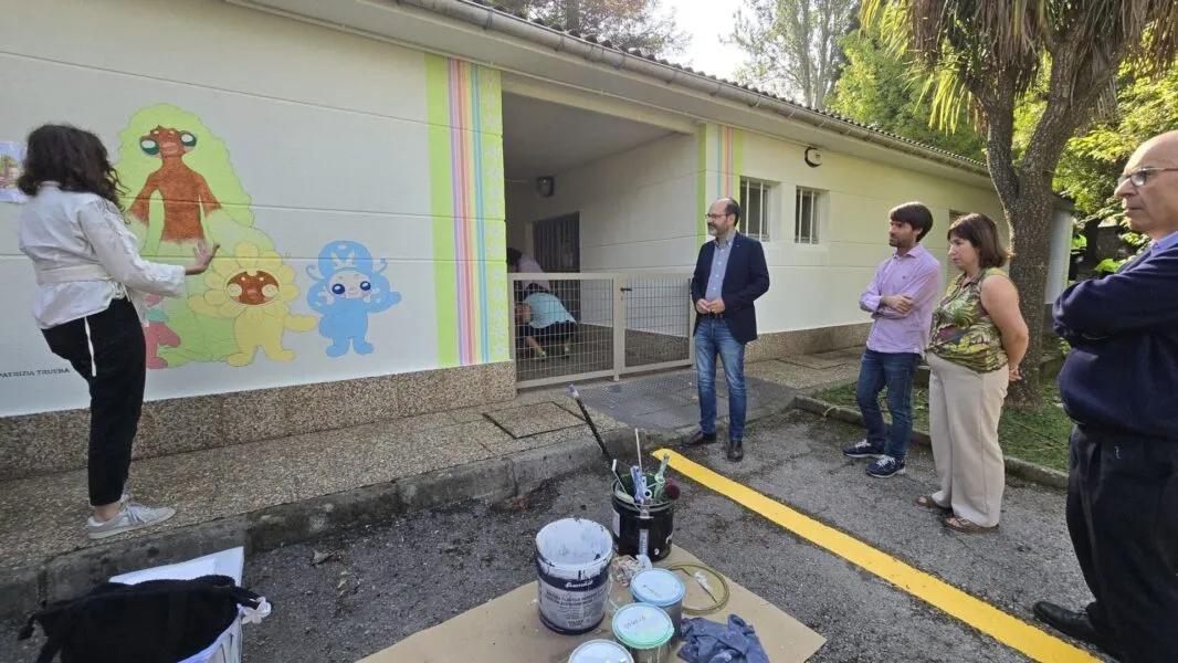 Noticias de Cantabria | El Cántabro | El Ayuntamiento continúa mejorando la imagen de los colegios de la ciudad
