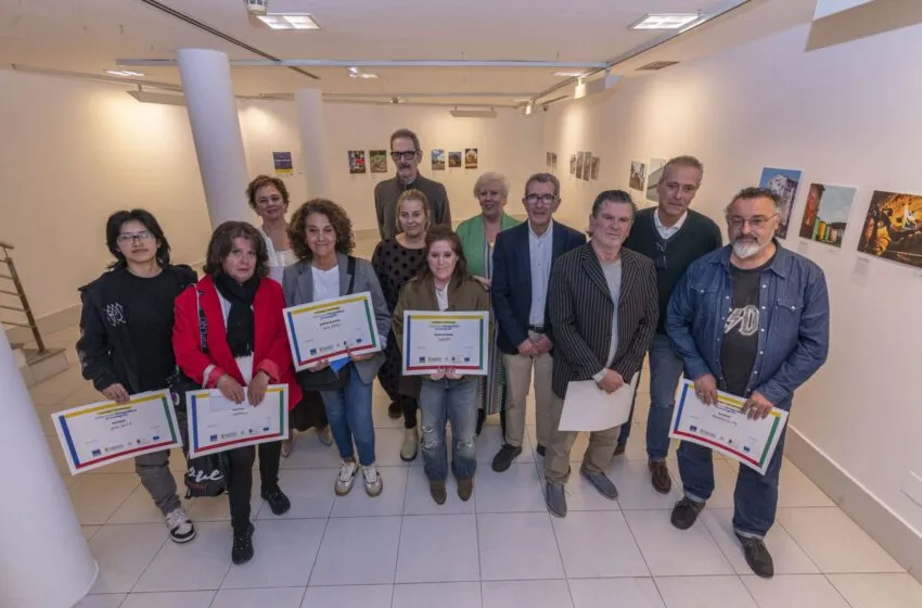 Noticias de Cantabria | El Cántabro | Inaugurada la exposición del concurso fotográfico “#EuropaenTorrelavega” en la Sala Mauro Muriedas