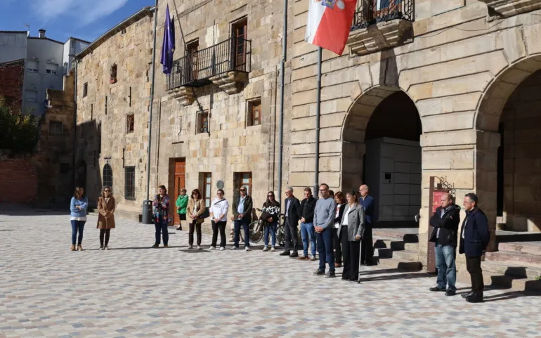 Noticias de Cantabria | El Cántabro | Reinosa guarda un minuto de silencio en memoria de las víctimas del accidente ferroviario de Toledo