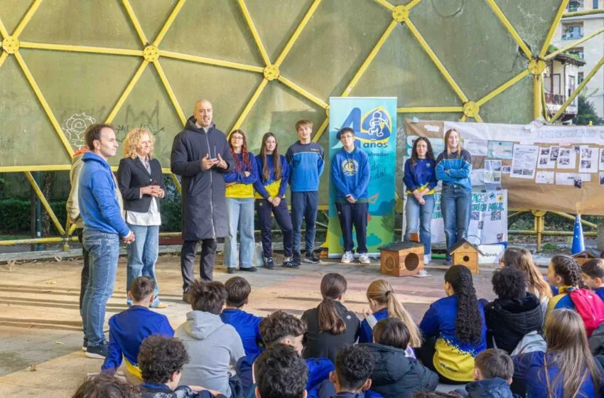 Noticias de Cantabria | El Cántabro | El parque Manuel Barquín incorpora información sobre su historia y biodiversidad gracias a un proyecto del alumnado de El Salvador