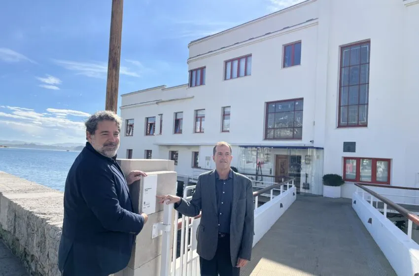 Noticias de Cantabria | El Cántabro | El Real Club Marítimo de Santander estrena la placa que acredita su valor dentro de la arquitectura moderna