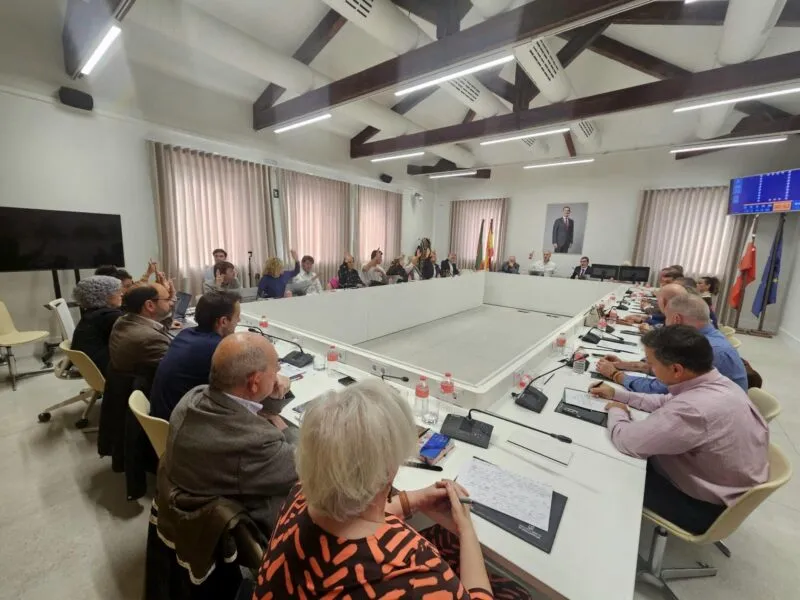 Noticias de Cantabria | El Cántabro | El Pleno aprueba las ordenanzas de 2027 que mantiene congelados el IBI, el impuesto de circulación y las tasas de agua y basuras