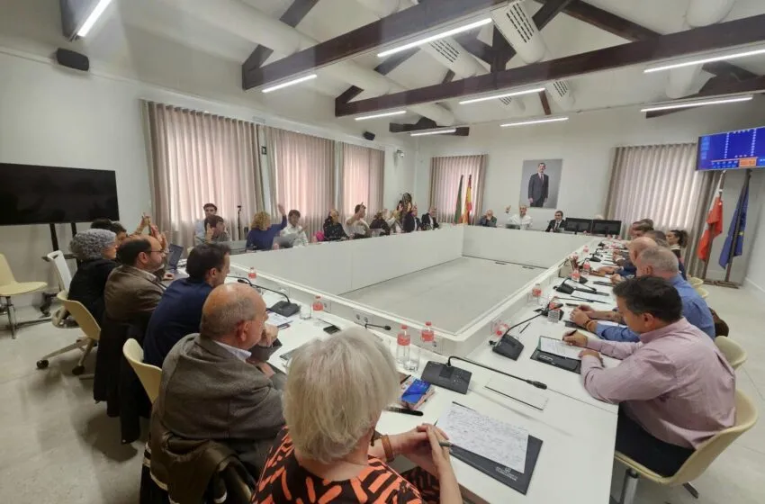 Noticias de Cantabria | El Cántabro | El Pleno aprueba las ordenanzas de 2027 que mantiene congelados el IBI, el impuesto de circulación y las tasas de agua y basuras