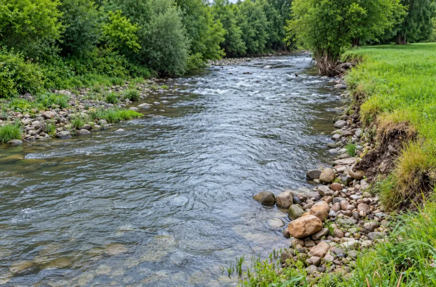 Noticias de Cantabria | El Cántabro | La Confederación Hidrográfica mejora el río Pisueña en Villacarriedo con una inversión de 38.000 euros
