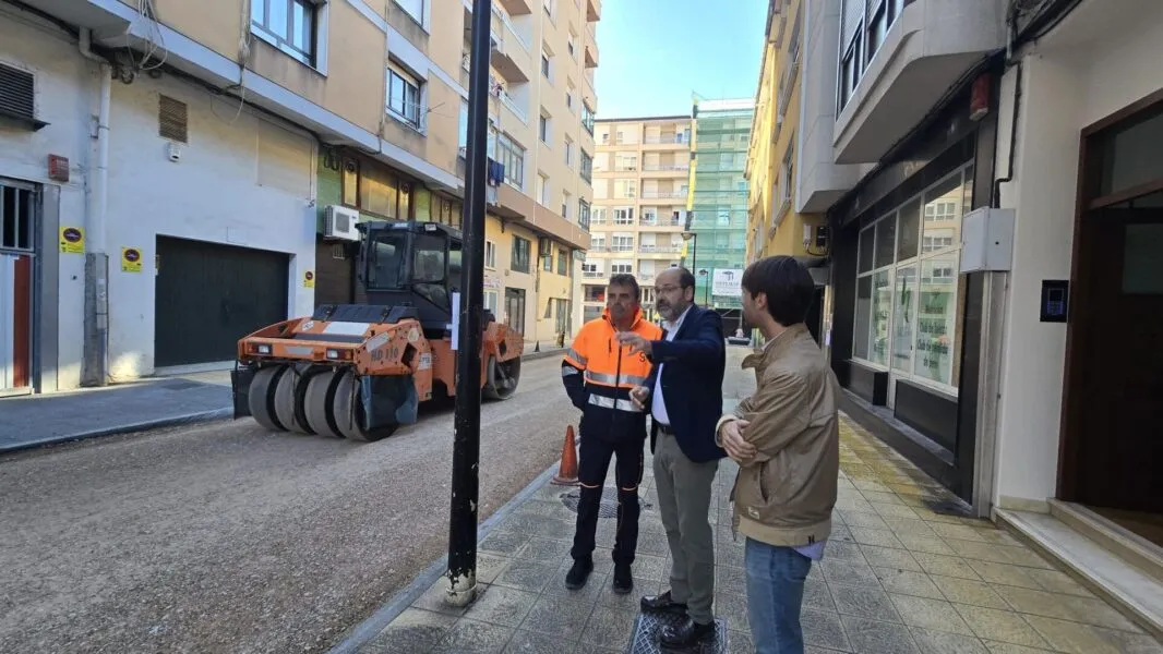 Noticias de Cantabria | El Cántabro | El asfaltado de la calle Pedro Lorenzo Molleda avanza y podría concluir este viernes