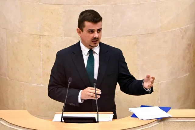 Noticias de Cantabria | El Cántabro | “Casares va a Sierrallana a hacer política con las listas de espera mientras oculta el daño de la huelga médica de Sánchez”