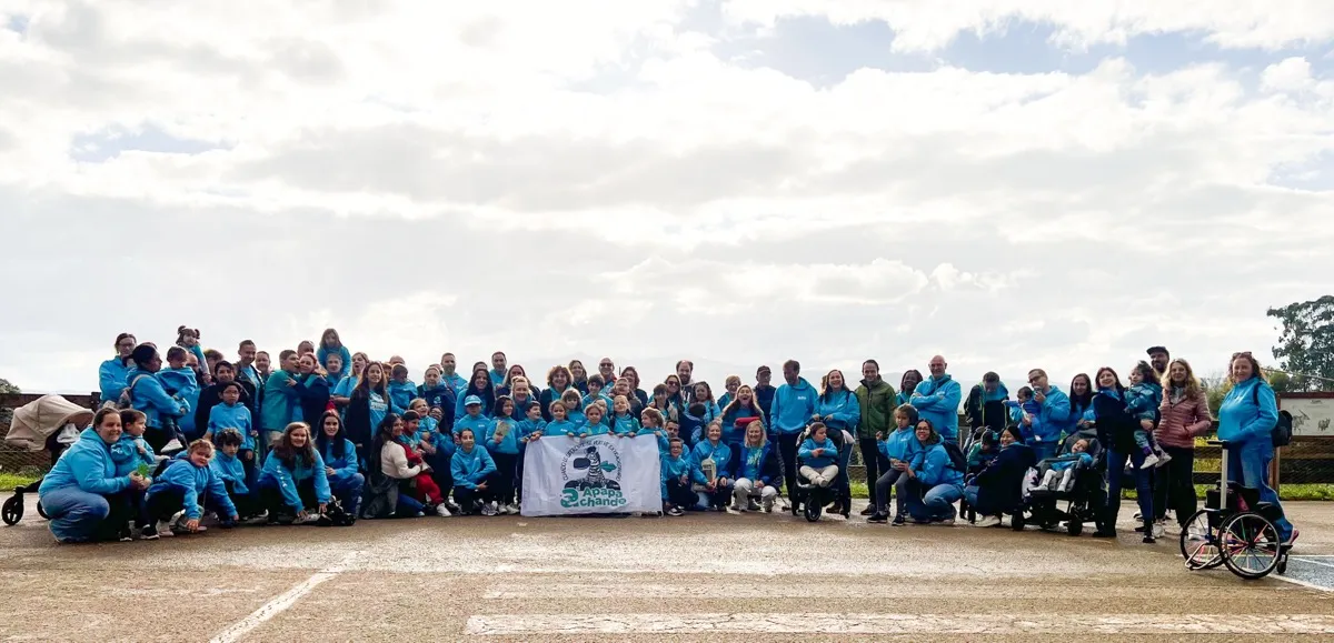 Foto de grupo de los participantes en esta visita organizada por Cantur