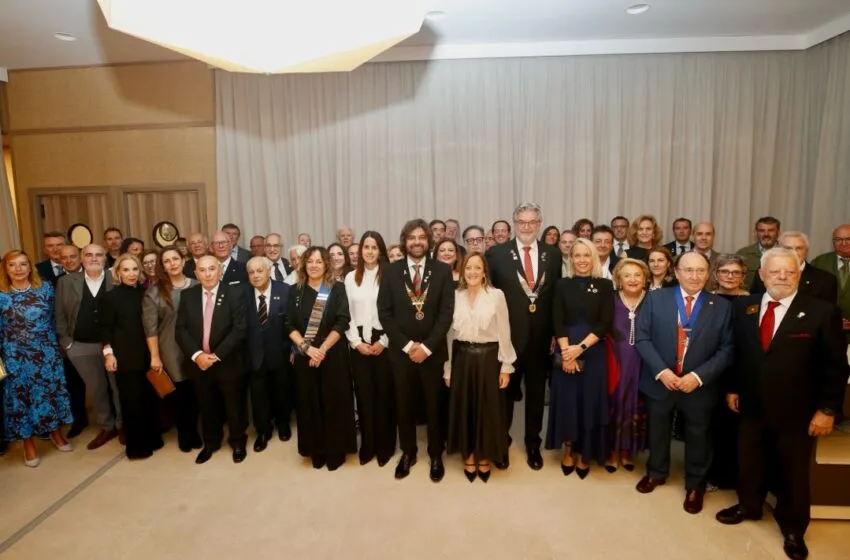  La consejera de Presidencia destaca el valor del asociacionismo y la solidaridad que representa el Club Rotario de Torrelavega en sus 30 años de trayectoria