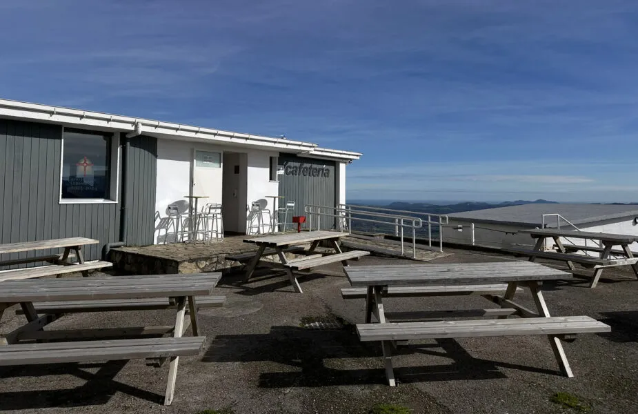 Noticias de Cantabria | El Cántabro | Turismo adjudica las obras de actualización de la cafetería-restaurante Pico Llen de Peña Cabarga