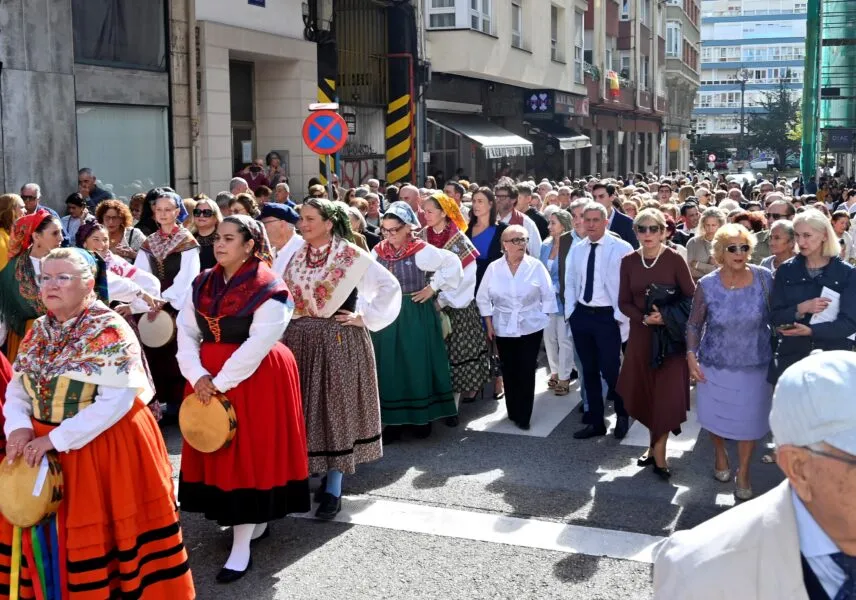 Noticias de Cantabria | El Cántabro | La alcaldesa participa junto a los vecinos de Perines en la fiesta de la Virgen del Pilar