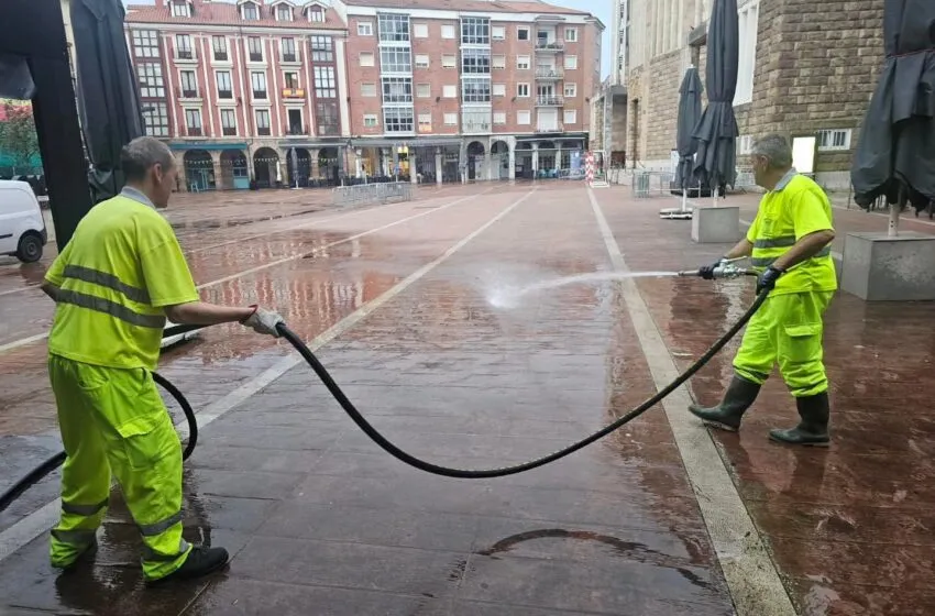  El Ayuntamiento de Torrelavega convoca una nueva bolsa de empleo de limpieza viaria