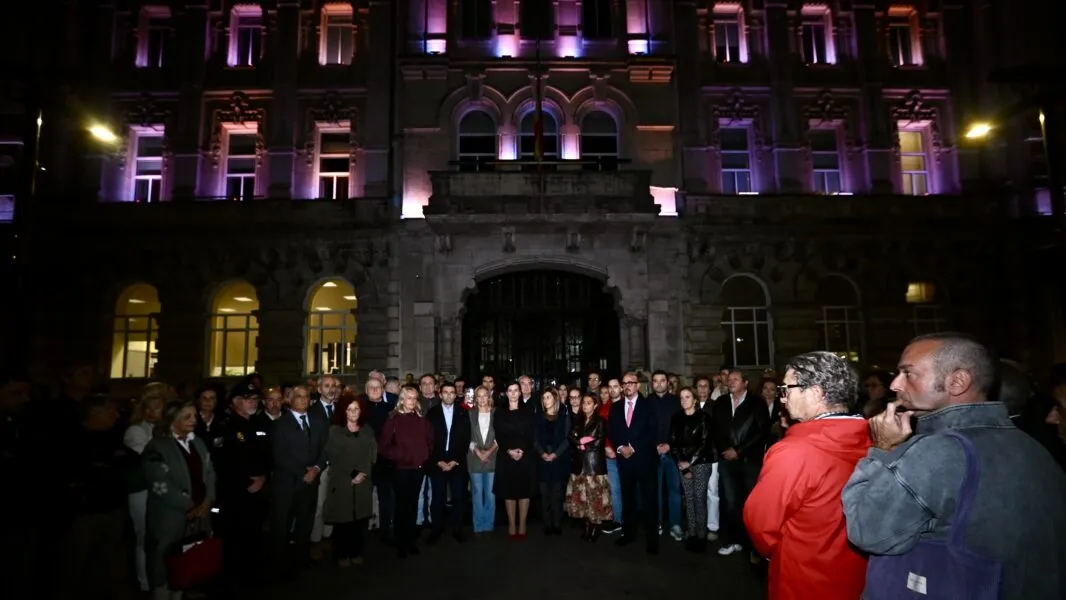 Noticias de Cantabria | El Cántabro | Santander guarda un minuto de silencio en memoria de las víctimas del accidente de Toledo