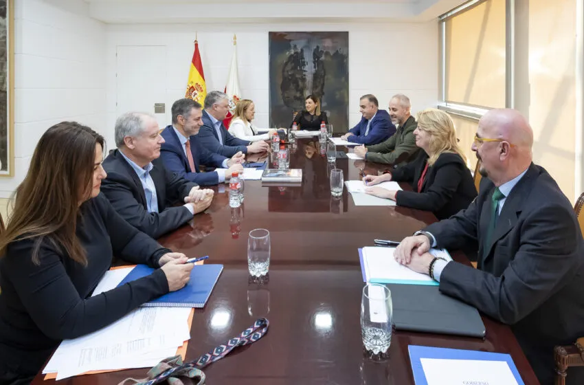 Archivo. Foto de la celebración de un Consejo de Gobierno. (Foto: Gobierno de Cantabria)
