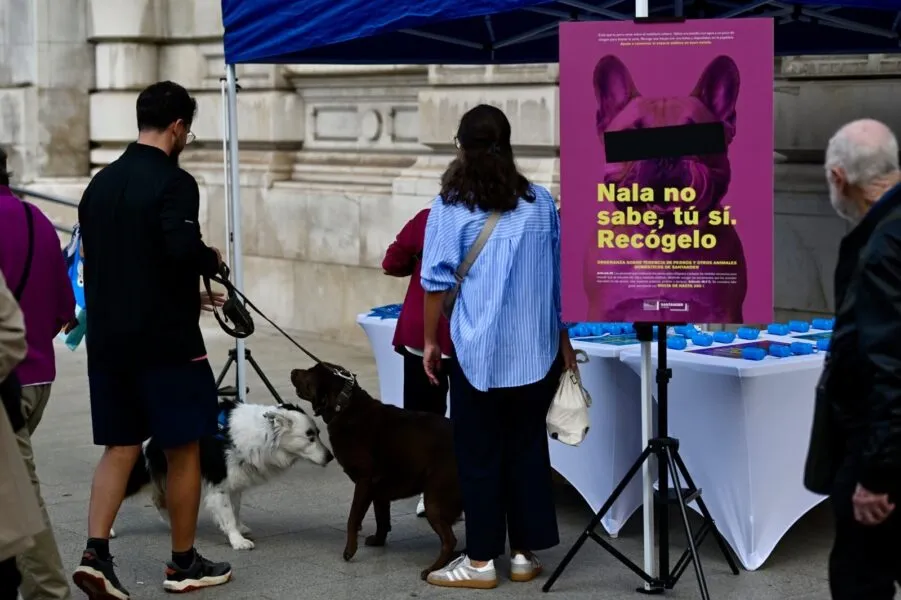 Noticias de Cantabria | El Cántabro | Campaña de concienciación sobre la recogida de heces y orines de las mascotas