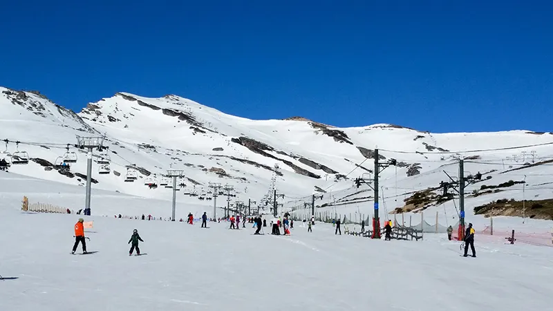 Alto Campoo genera bolsas de contratación para atender las necesidades de esta temporada . (Foto: Gobierno de Cantabria)