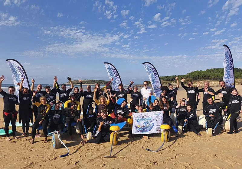  El Gobierno apoya la celebración del I Festival de Parasurf Fundación También–Plea que ha tenido lugar este fin de semana en Loredo