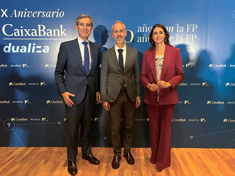 El consejero Sergio Silva posa en el photocall del evento celebrado en Madrid. (Foto: CaixaBank)