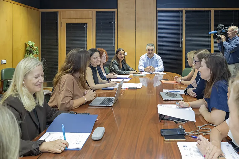 La consejera de Inclusión Social en la reunión de la Comisión para la Integración de la Perspectiva de Género en los Presupuestos. (Foto: Enma Portillo)
