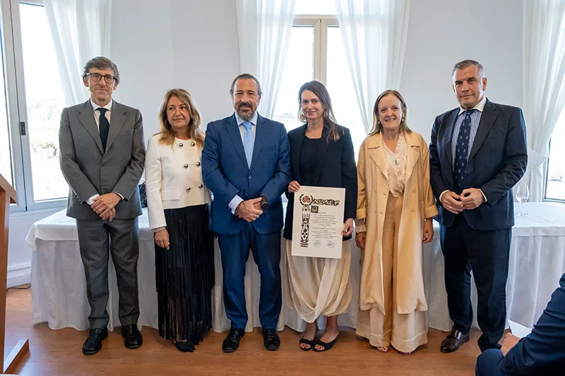 La consejera de Justicia, con miembros del Colegio de Procuradores y del Poder Judicial (Fotos: Miguel López)